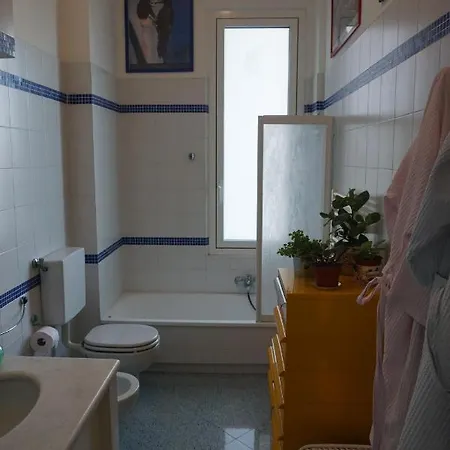 Gli Anemoni Free Parking *